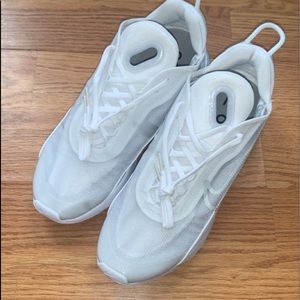 Men shoes!! Brand new never worn!!